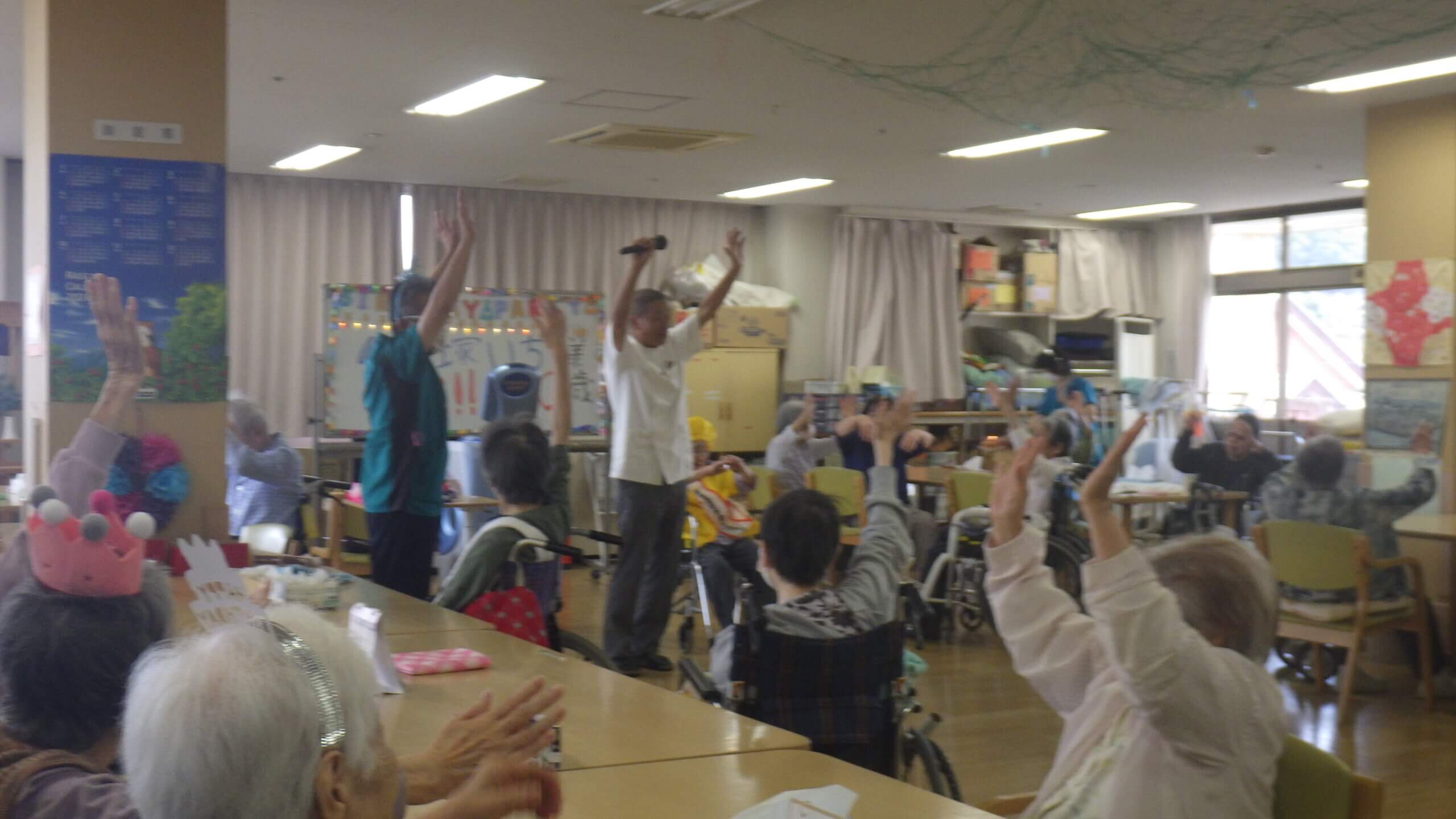 創春館療養棟２階　祝‼百寿のお誕生会